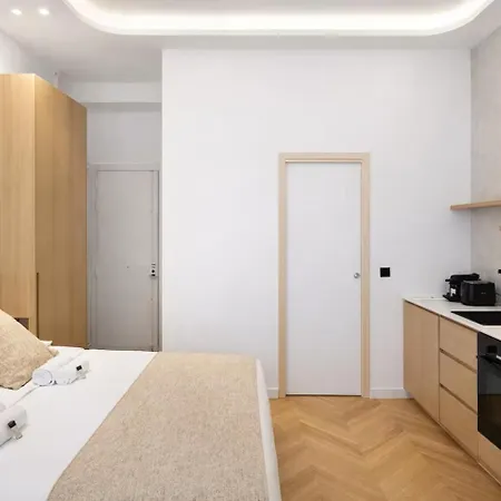 Apartment Parisian Champs Elysees *