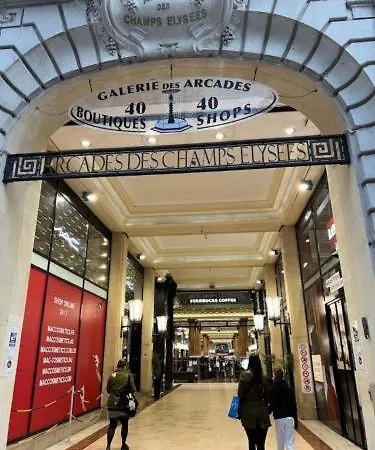 Parisian Champs Elysees Apartment *