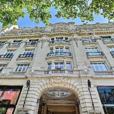 Apartment Parisian Champs Elysees